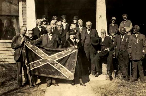 Confederate_Veterans_Reunion_Huntsville_Alabama_2-2-1928-600x397.jpg